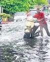 गुरुग्राम में दिल्ली बॉर्डर पर लगा जाम, यमुनानगर में नदी-नाले उफने प्रदेश के कई जिलों में बारिश, नूंह में घर गिरने से 7 दबे, किशोरी की मौत5