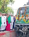ऐतिहासिक दिन : रेल से राजधानी तक हिसार को मिली नई उड़ान ऐतिहासिक दिन : रेल से राजधानी तक हिसार को मिली नई उड़ान