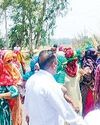 सिसाय के ग्रामीणों ने पेयजल के लिए जलघर पर जड़ा ताला18