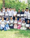 स्वयंसेवकों को प्रमाण पत्र देकर किया सम्मानित17