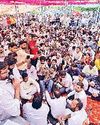 छात्रों पर हिंसा करने के आरोपियों को गिरफ्तार करने की मांग13