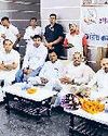 कार्यकर्ताओं और वरिष्ठ नेताओं के साथ निरंतर संवाद बनाए रखने पर दिया जोर15