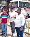 हलवे और चने का प्रसाद बांटा10