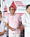 30 बार रक्तदान कर चुके मोहिन को सीएमओ ने किया सम्मानित0