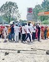 बिजली समस्या को लेकर लगाया जाम, पावर हाउस पर ताला भी जड़ा बिजली समस्या को लेकर लगाया जाम, पावर हाउस पर ताला भी जड़ा