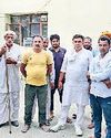 11 की बजाय नौ मीटर ऊंचाई के बिजली के खंभे लगाने से खफा किसानों ने जताया रोष7