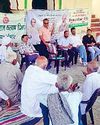 कृषि विज्ञानियों ने किसानों को किया जागरूक16