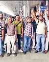 दैनिक यात्री बोले, ट्रेन लेट होने से समय पर ऑफिस नहीं पहुंच पा रहे दैनिक यात्री बोले, ट्रेन लेट होने से समय पर ऑफिस नहीं पहुंच पा रहे
