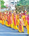 1100 महिलाएं कलश धारण कर उतरीं सड़क पर विश्व शांति और ब्रह्मज्ञान का संदेश लेकर निकली कलश यात्रा23