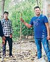 सूखे पत्तों से जैविक खाद तैयार कर रहे हैं ग्रीनमैन प्रो. दलजीत सूखे पत्तों से जैविक खाद तैयार कर रहे हैं ग्रीनमैन प्रो. दलजीत