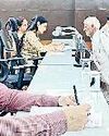 जनसेवा करना अधिकारियों का कर्तव्य जनसेवा करना अधिकारियों का कर्तव्य