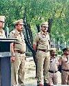 पुलिस लाइन में कप्तान ने परेड की सलामी ली16