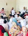 ग्रामीणों को स्वच्छता और पॉलिथीन के दुष्परिणामों के प्रति किया जागरूक दैनिक जीवन में पॉलीथिन का प्रयोग सुविधाजनक से अधिक घातक11