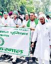 किसानों ने डीसी को सीएम के नाम ज्ञापन दिया10