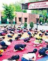 विद्यार्थियों को योगासन-प्राणायाम और ध्यान का अभ्यास करवाया10