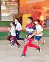 विद्यार्थियों ने सीखे आत्मरक्षा के गुर जनसामान्य ने योग क्रियाओं का अभ्यास किया9