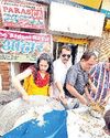 जरूरतमंदों को प्रोजेक्ट आहार के तहत भोजन किया वितरित14