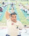 योग करने से मन शांतः पंकज8