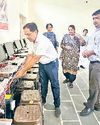 स्कूल में कंप्यूटर लैब स्थापित15