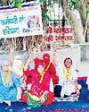 लंबित मांगों को लेकर भूख हड़ताल पर रहे नगर परिषद के सफाई कर्मचारी लंबित मांगों को लेकर भूख हड़ताल पर रहे नगर परिषद के सफाई कर्मचारी