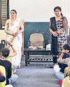 सेमिनार में की छात्राओं की काउंसलिंग सेमिनार में की छात्राओं की काउंसलिंग