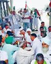 किसानों ने धरना देकर रोहद टोल फ्री कराया0