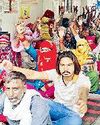 वेतन न मिलने से परेशान कर्मचारियों ने की हड़ताल8