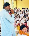 ग्रामीणों को बताई मोदी सरकार की उपलब्धियां5