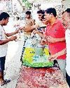 टाउन हाल के सामने बांटा छोले-चावल व भट्टी गेट में पिलाया शर्बत8