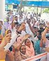 प्रदर्शन में भाग लेने के लिए कोरियावास के साथ-साथ करीब 50 ग्राम पंचायतों के सरपंच एवं गणमान्य लोग भी पहुंचे9