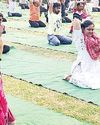 तैयारीः कर्मचारियों ने की योगिक क्रियाएं9