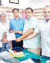 अटेली में लगे सफेदे के पुराने पेड़ों को हटवाने की लेकर थाना प्रभारी को ज्ञापन सौंपा20