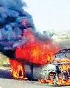 टोहाना में चलती कार में लगी कार चालक ने कूदकर बचाई जान5