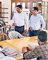 एसडीएम ने किया पुस्तकालय का निरीक्षण2