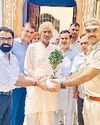 एडीसी, एसडीएम व अन्य अधिकारियों ने लगाए पौधे8