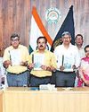 सीडीएलयू के कुलपति ने किया हैंडबुक ऑफ इनफार्मेशन का विमोचन15