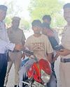 मनचलों पर पुलिस का शिकंजा7
