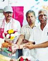 सरकारी सेवा से रिटायर हुए दो अधिकारियों का किया सम्मान3
