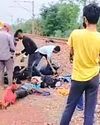चलते-चलते ट्रैक पर सो गए मजदूर, दो की मौत9
