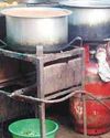 चाय नाश्ते के ठेलों सहित होटलों में रसोई गैस का किया जा रहा व्यवसायिक उपयोग2