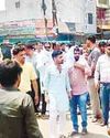 क्षेत्र में अराजकता का माहौलः थाना प्रभारी को हटाने सड़कों पर उतरे लोग19