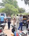 जमाड़ा रोड़ स्थित श्री पैलेस शादी भवन में लोहे की सीढ़ी ले जा रहे मजदूरों को लगा 11 के व्ही लाईन का करेंट4