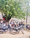 जर्जर तहसील कार्यालय में जगह-जगह से हो रहा पानी का रिसाव9