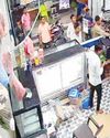 सालीचौका क्षेत्र की लगातार बिगड़ती कानून व्यवस्था से तत्वों के हो रहे हौसले बुलंद, दुकान के अंदर घुसकर की गई कर्मचारी के साथ मारपीट5