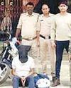 2 किलो गाँजे की तस्करी करते हुए युवक गिरफ्तार 2 किलो गाँजे की तस्करी करते हुए युवक गिरफ्तार