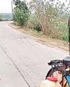 मीठे पानी के लिए संघर्षः आधा किलोमीटर दूर से ला रहे पानी10
