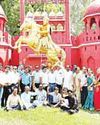 शिवाजी महाराज का किया दूध से अभिषेक1
