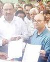 बस स्टैंड से किसानों के साथ पैदल चलकर घेरा तहसील कार्यालय13