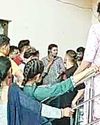 रेन बसेरा में अवैध वसूली करने वाले दो कर्मचारियों को हटाया गया3