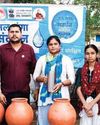 राहगीरों की प्यास बुझा रही युवा टीम3